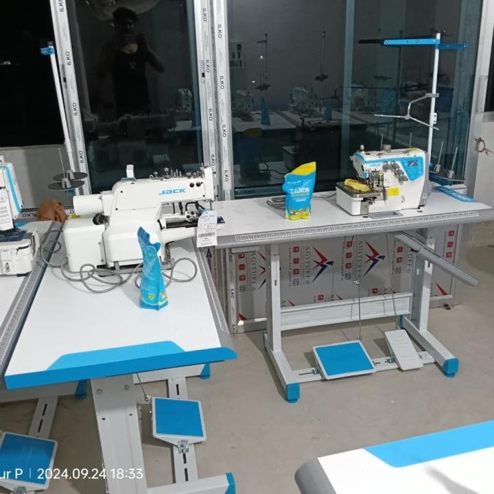 JACK BRAND JK-1377E-B BUTTON STITCHING INDUSTRIAL SEWING MACHINE (DIRECT DRIVE)