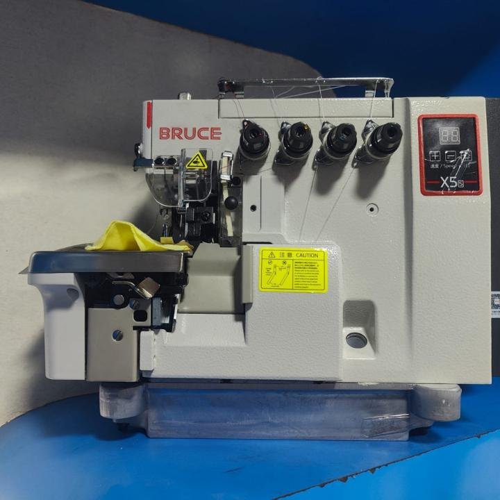 BRUCE X5S-4-M03/333 FOUR THREAD OVERLOCK INDUSTRIAL SEWING MACHINE WITH COMPELETE SET