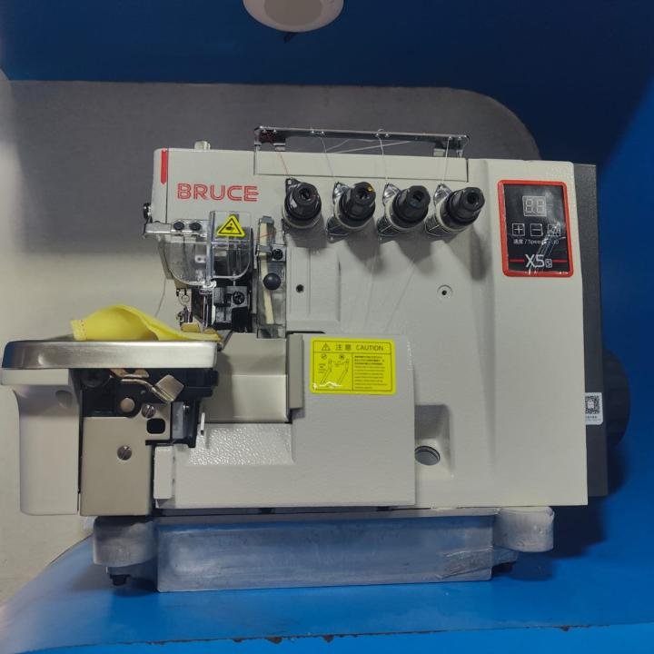 BRUCE X5S-4-M03/333 FOUR THREAD OVERLOCK INDUSTRIAL SEWING MACHINE WITH COMPELETE SET
