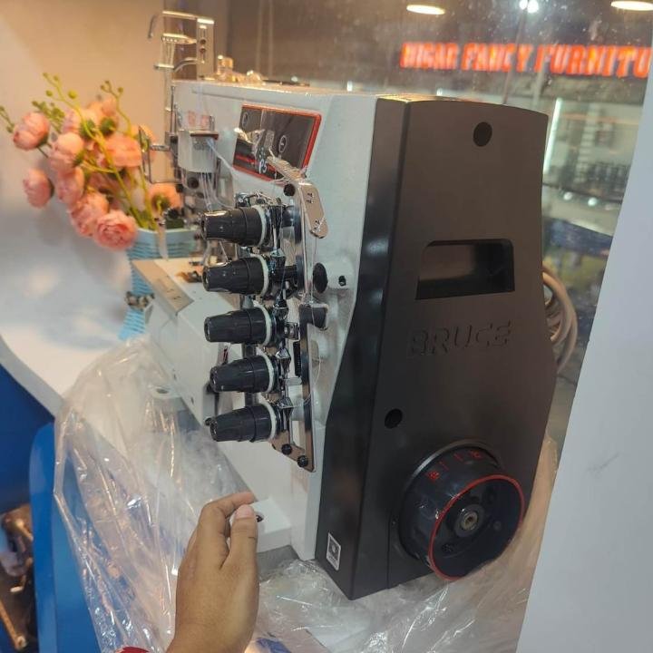 BRUCE P5-D-01GB-356 HIGH SPEED COMPUTERIZED FLATBED INTERLOCK SEWING MACHINE WITH COMPELETE SET