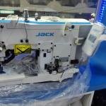 JACK JK-T781G-Z BUTTON HOLE INDUSTRIAL SEWING MACHINE (DIRECT DRIVE) WITH COMPELETE SET