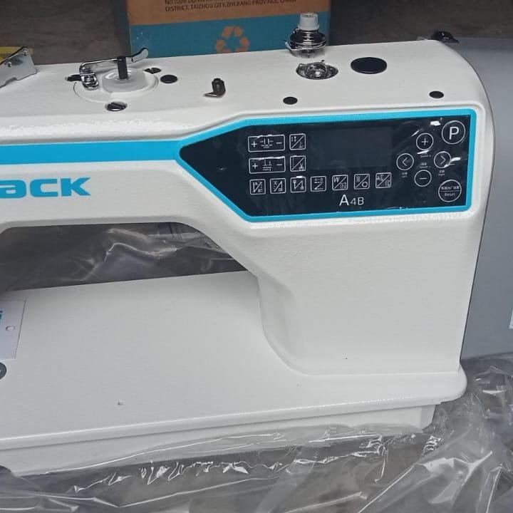 JACK BRAND A4B SINGLE NEEDLE LOCK STITCH FLAT BED INDUSTRIAL SEWING MACHINE WITH COMPLETE SET