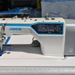 JACK BRAND A4B SINGLE NEEDLE LOCK STITCH FLAT BED INDUSTRIAL SEWING MACHINE WITH COMPLETE SET