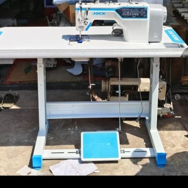 JACK BRAND A4F SINGLE NEEDLE LOCK STITCH INDUSTRIAL SEWING MACHINE WITH COMPLETE SET
