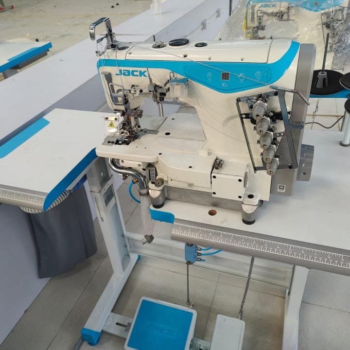 JACK BRAND K5-D-01GB*356 INDUSTRIAL SEWING MACHINE COMPLETE SET POWEWR SAVING CYLINDER BED INTERLOCK SEWING MACHINE