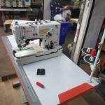 SIRUKI BRAND SR 781 DD BUTTON HOLE INDUSTERIAL SEWING MACHINE WITH COMPELETE SET
